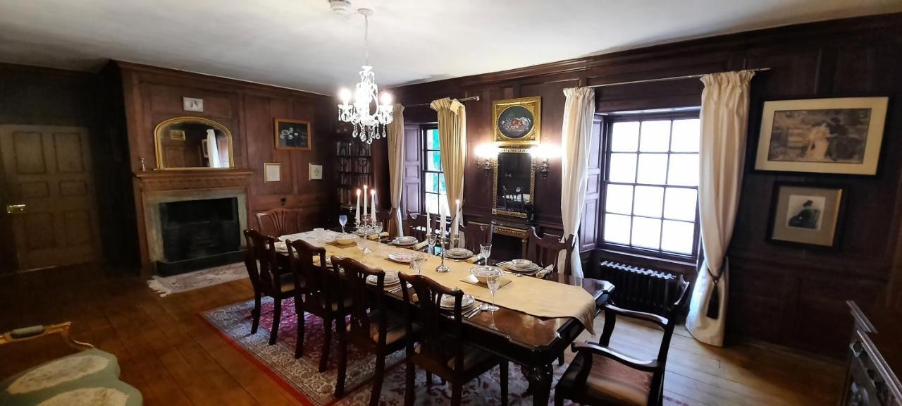 فيلا East Wing Lickleyhead Castle Auchleven المظهر الخارجي الصورة